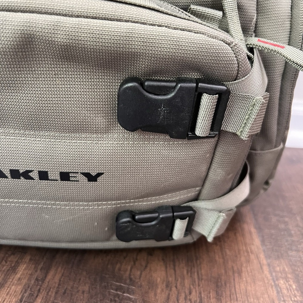 OAKLEY CHAMBER RANGE BACKPACK RARE Green Elite Special Forces Transport Day Pack - Picture 8 of 12